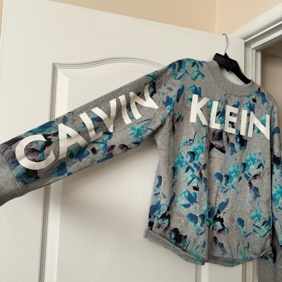 Calvin Klein Jeans Gray/Blue/Purple floral pullover - Picture 7 of 10